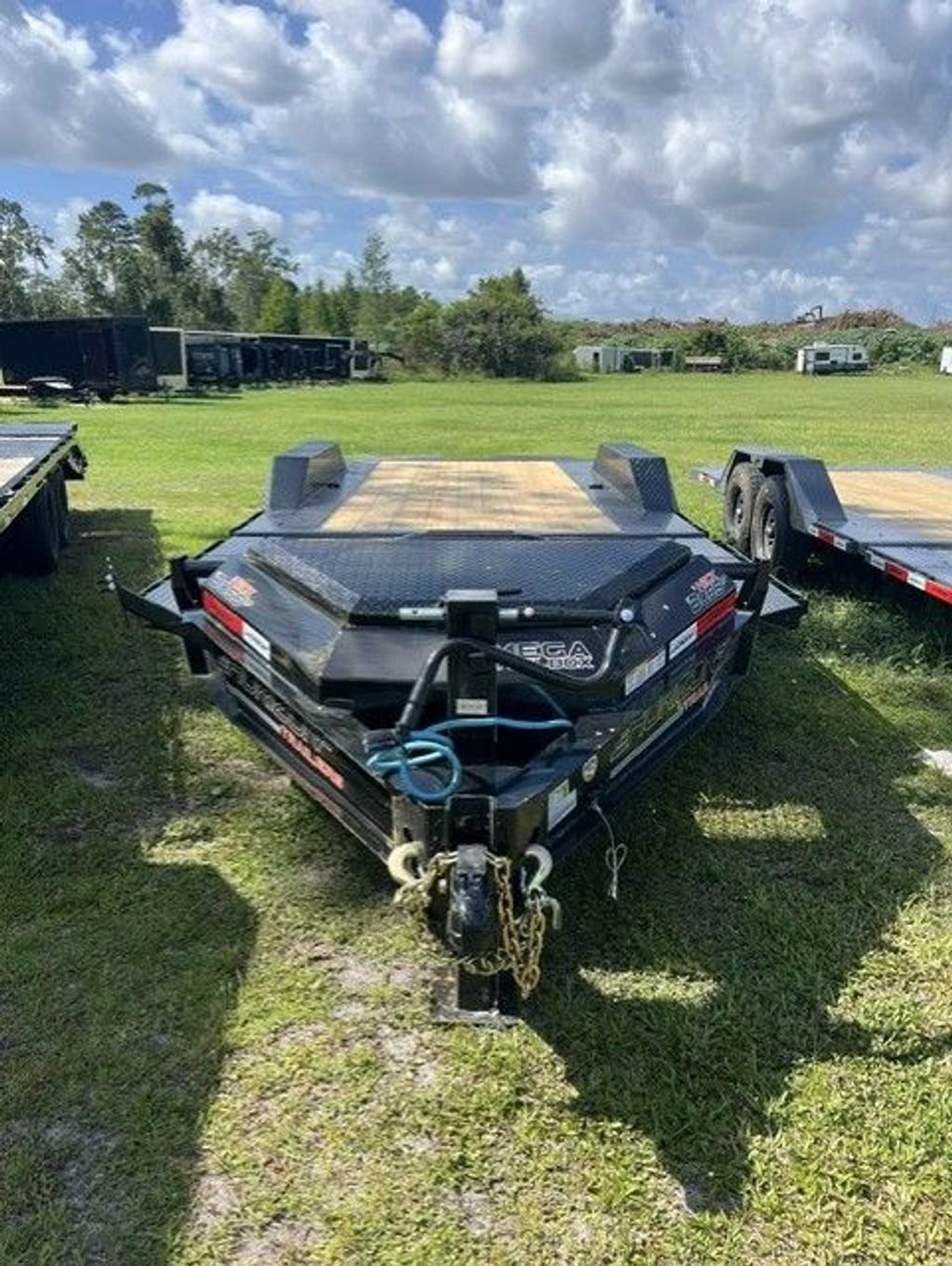 New 2027 Horizon 8.5 x 22 Gravity Tilt Trailer 17k GVWR - Image 2