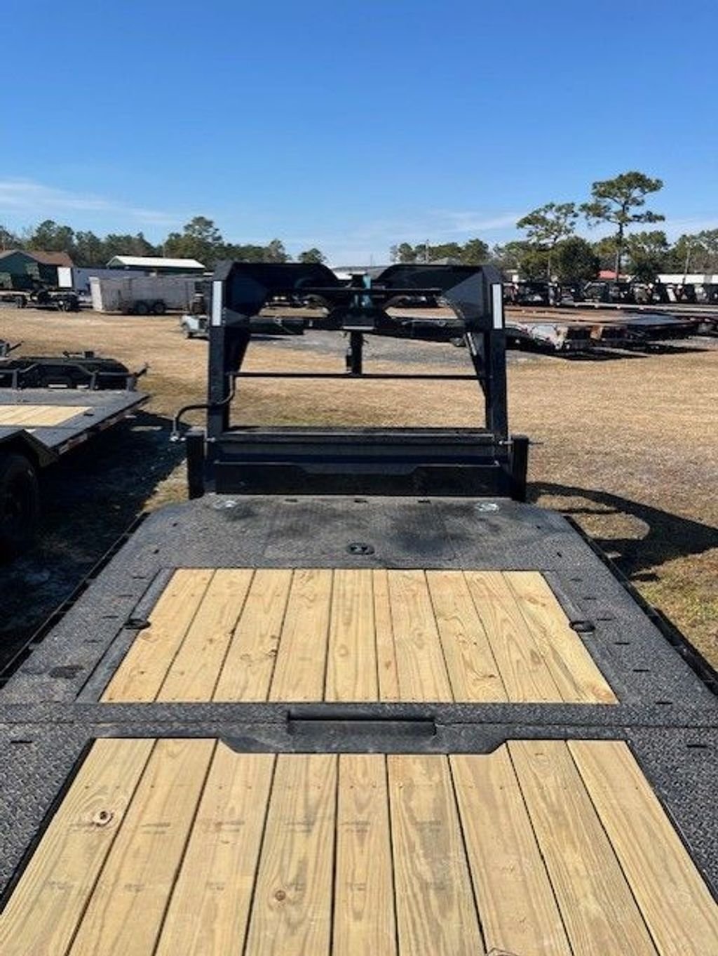 New 2026 Horizon 8.5 x 24 Gooseneck Gravity Tilt Trailer 17k GVWR - Image 3